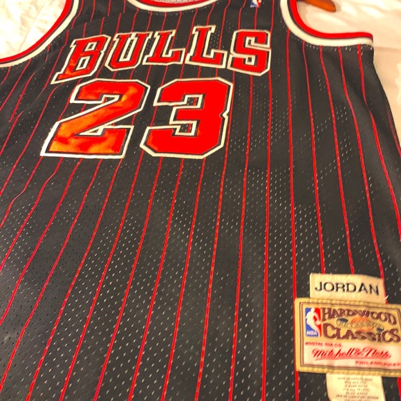 Micheal Jordan signature Jersey - Picture 12 of 12